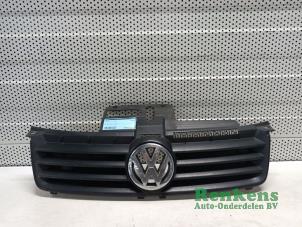 Usagé Calandre Volkswagen Polo IV (9N1/2/3) 1.4 16V Prix € 20,00 Règlement à la marge proposé par Renkens Auto-Onderdelen B.V.