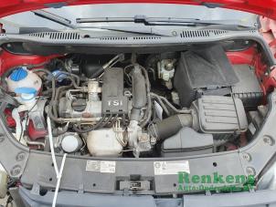 Używane Skrzynia biegów Volkswagen Caddy III (2KA,2KH,2CA,2CH) 1.2 TSI Cena na żądanie oferowane przez Renkens Auto-Onderdelen B.V.