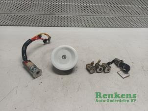 Used Set of cylinder locks (complete) Citroen Berlingo 1.9 Di Price € 70,00 Margin scheme offered by Renkens Auto-Onderdelen B.V.