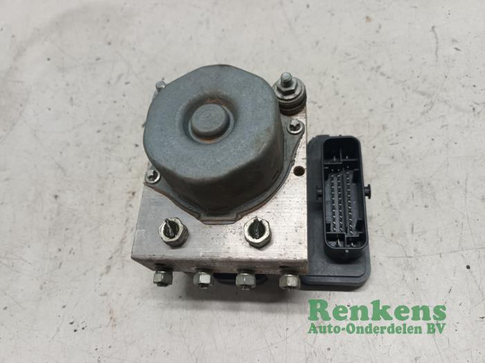 Usagé Pompe ABS Peugeot 108 1.2 VTi 12V Prix € 50,00 Règlement à la marge proposé par Renkens Auto-Onderdelen B.V.