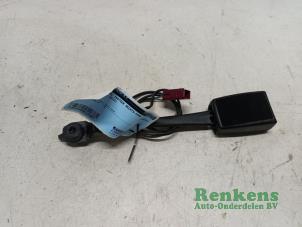 Used Front seatbelt buckle, right Ford Focus 3 Wagon 1.0 Ti-VCT EcoBoost 12V 125 Price € 20,00 Margin scheme offered by Renkens Auto-Onderdelen B.V.