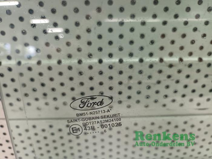 Rear door window 4-door, left from a Ford Focus 3 Wagon 1.5 TDCi 2016