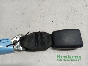 Gebrauchte Sicherheitsgurt Schließe rechts hinten Hyundai Getz 1.4i 16V Preis € 15,00 Margenregelung angeboten von Renkens Auto-Onderdelen B.V.