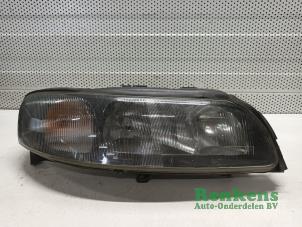 Used Headlight, right Volvo V70 (SW) 2.4 20V 170 Price € 40,00 Margin scheme offered by Renkens Auto-Onderdelen B.V.