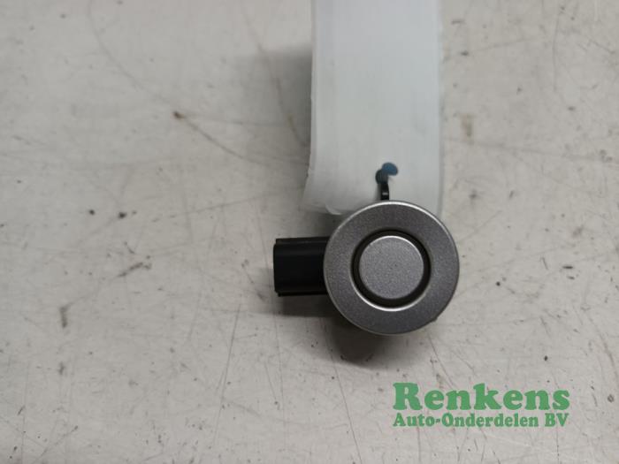 Usados Sensor PDC Ford Grand C-Max (DXA) 2.0 TDCi 16V Precio € 20,00 Norma de margen ofrecido por Renkens Auto-Onderdelen B.V.