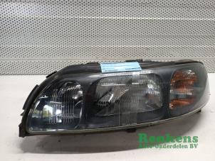 Used Headlight, left Volvo S60 I (RS/HV) 2.4 20V 140 Price € 50,00 Margin scheme offered by Renkens Auto-Onderdelen B.V.