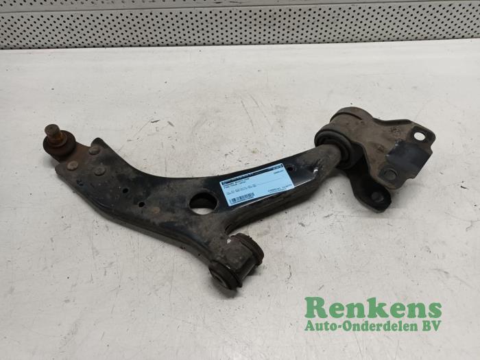 Front wishbone, right from a Ford Focus 3 Wagon 1.5 TDCi 2016