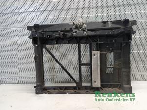Gebrauchte Vorderwand Peugeot 1007 (KM) 1.4 Preis € 40,00 Margenregelung angeboten von Renkens Auto-Onderdelen B.V.