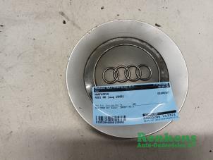 Used Hub cap Audi A6 (C6) 2.4 V6 24V Price € 15,00 Margin scheme offered by Renkens Auto-Onderdelen B.V.
