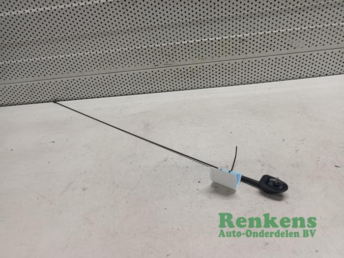 Używane Antena Suzuki Celerio (LF) 1.0 12V Dualjet Cena € 15,00 Procedura marży oferowane przez Renkens Auto-Onderdelen B.V.