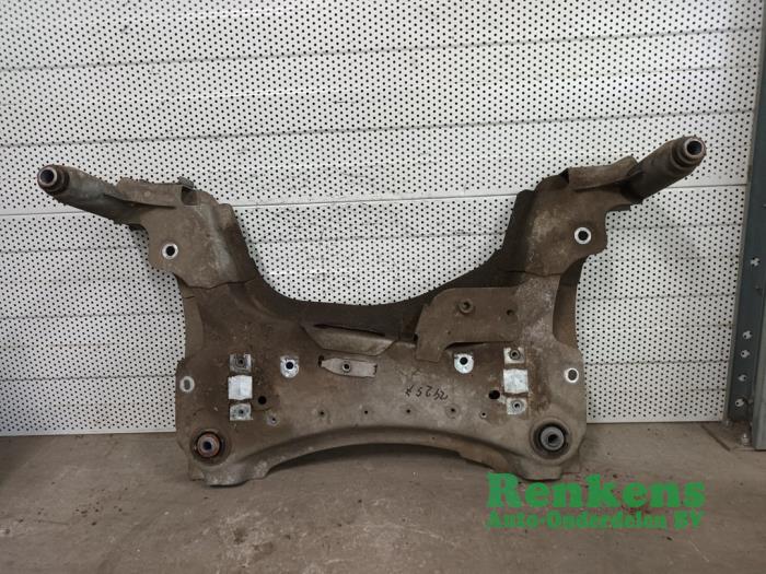 Used Subframe Renault Scénic III (JZ) 2.0 16V CVT Price € 75,00 Margin scheme offered by Renkens Auto-Onderdelen B.V.