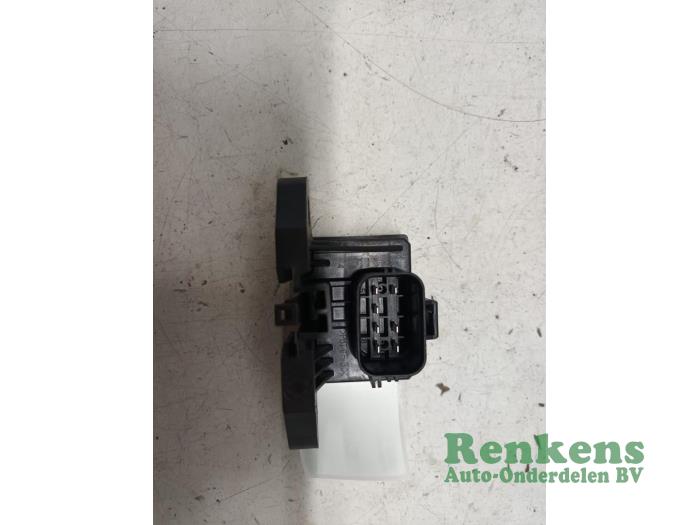 Usagé Module pompe carburant Ford Focus 3 1.0 Ti-VCT EcoBoost 12V 125 Prix € 30,00 Règlement à la marge proposé par Renkens Auto-Onderdelen B.V.