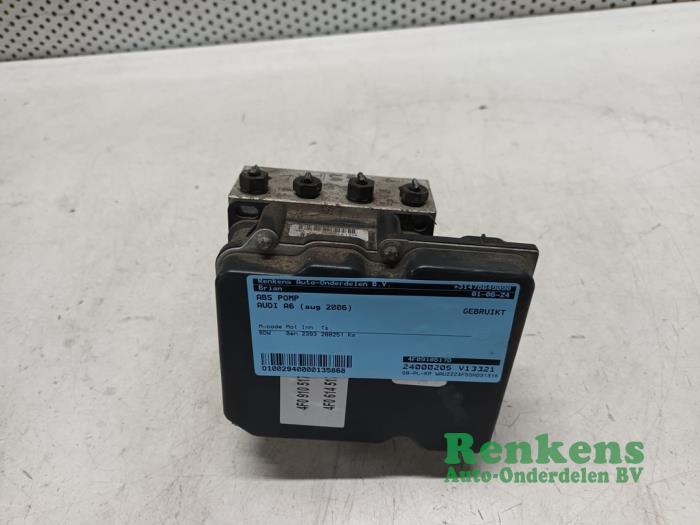 Usagé Pompe ABS Audi A6 (C6) 2.4 V6 24V Prix € 150,00 Règlement à la marge proposé par Renkens Auto-Onderdelen B.V.
