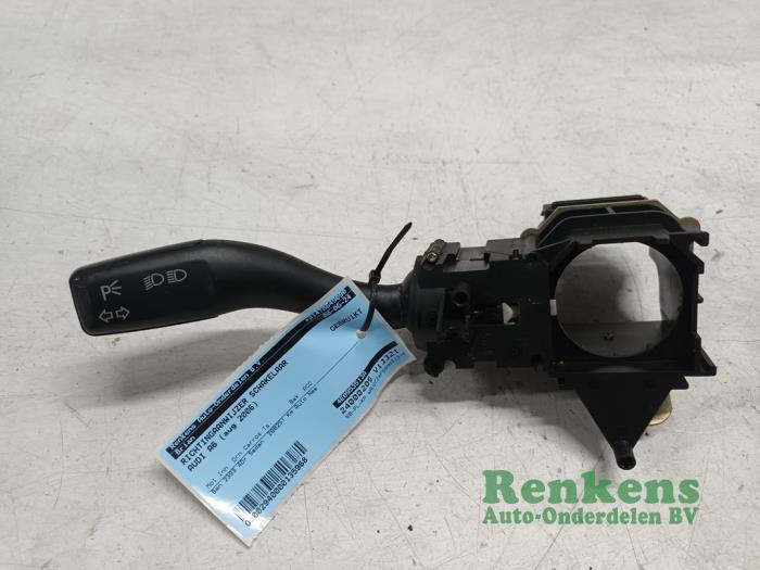 Używane Przelacznik kierunkowskazu Audi A6 (C6) 2.4 V6 24V Cena € 20,00 Procedura marży oferowane przez Renkens Auto-Onderdelen B.V.