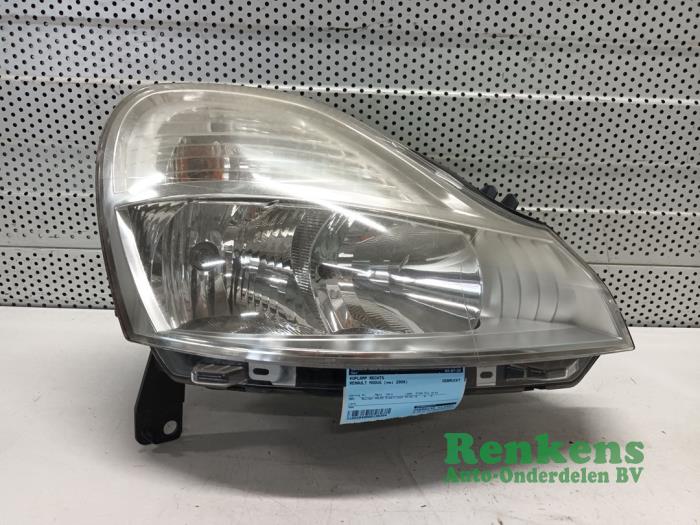 Używane Reflektor prawy Renault Modus/Grand Modus (JP) 1.2 16V TCE 100 Cena € 75,00 Procedura marży oferowane przez Renkens Auto-Onderdelen B.V.