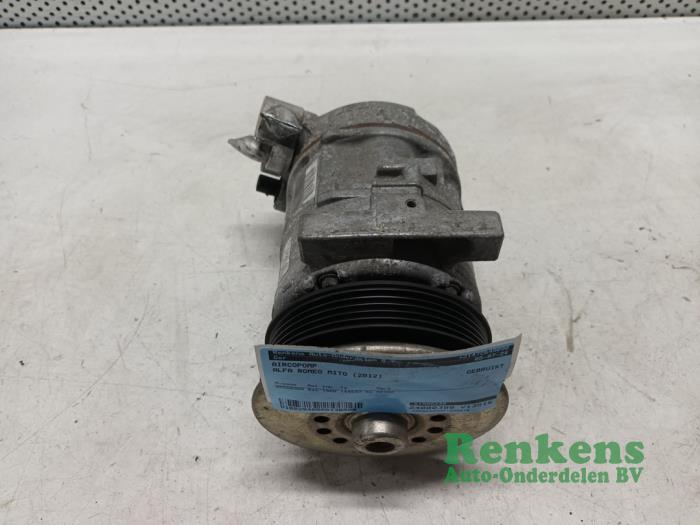 Usagé Pompe clim Alfa Romeo MiTo (955) 1.4 Multi Air 16V Prix € 75,00 Règlement à la marge proposé par Renkens Auto-Onderdelen B.V.