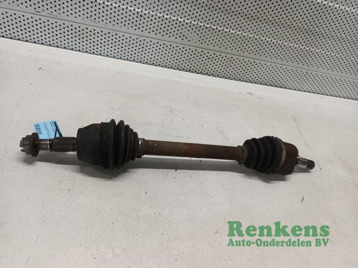 Gebrauchte Antriebswelle links vorne Ford Focus 3 1.0 Ti-VCT EcoBoost 12V 100 Preis € 75,00 Margenregelung angeboten von Renkens Auto-Onderdelen B.V.