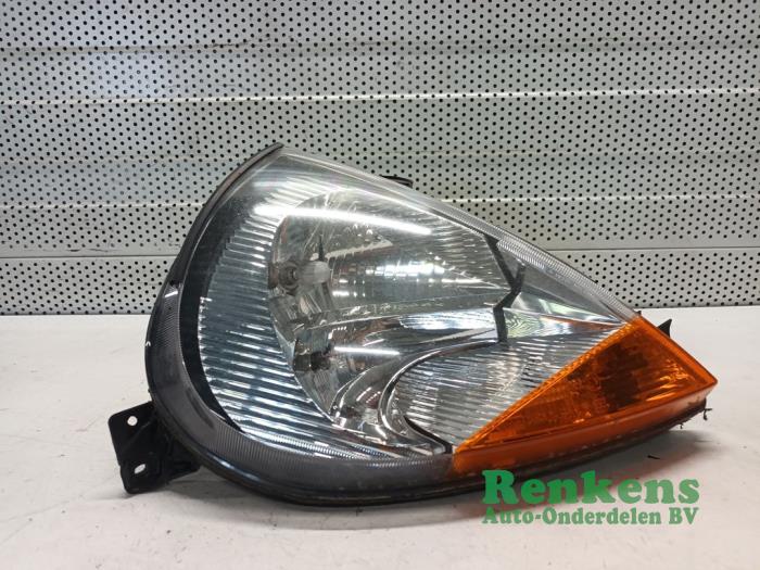 Używane Reflektor prawy Ford Ka I 1.3i Cena € 25,00 Procedura marży oferowane przez Renkens Auto-Onderdelen B.V.