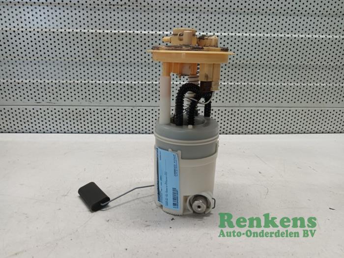 Gebrauchte Benzinpumpe Mitsubishi Colt (Z2/Z3) 1.3 16V Preis € 35,00 Margenregelung angeboten von Renkens Auto-Onderdelen B.V.