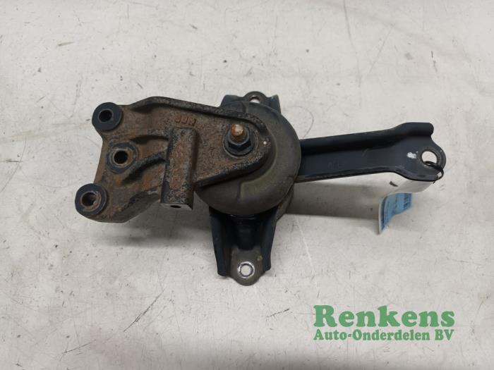Usagé Support moteur Kia Stonic (YB) 1.0i T-GDi 12V Prix € 30,00 Règlement à la marge proposé par Renkens Auto-Onderdelen B.V.