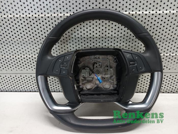 Używane Kierownica Citroen C4 Spacetourer (3D/3E) 1.2 12V PureTech 130 Cena € 125,00 Procedura marży oferowane przez Renkens Auto-Onderdelen B.V.