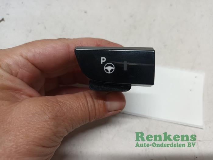Gebrauchte Schalter Citroen C4 Spacetourer (3D/3E) 1.2 12V PureTech 130 Preis € 10,00 Margenregelung angeboten von Renkens Auto-Onderdelen B.V.