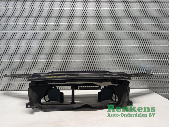 Używane Panel przedni Volvo XC70 (SZ) XC70 2.4 D 20V Cena na żądanie oferowane przez Renkens Auto-Onderdelen B.V.