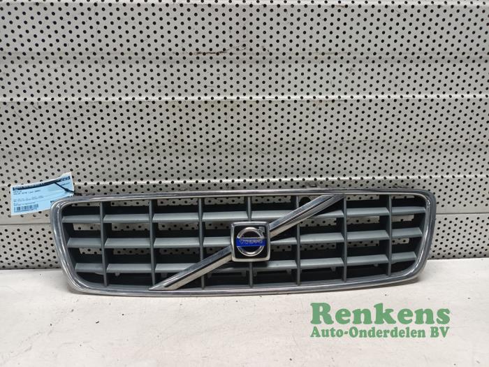 Używane Grill Volvo XC70 (SZ) XC70 2.4 D 20V Cena na żądanie oferowane przez Renkens Auto-Onderdelen B.V.