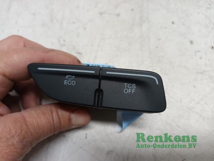 Używane Przelacznik ESP Ford Transit Connect (PJ2) 1.5 EcoBlue Cena € 36,30 Z VAT oferowane przez Renkens Auto-Onderdelen B.V.