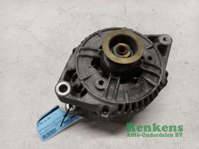 Gebrauchte Dynamo Opel Omega B Caravan (21/22/23) 2.2 16V Preis € 30,00 Margenregelung angeboten von Renkens Auto-Onderdelen B.V.