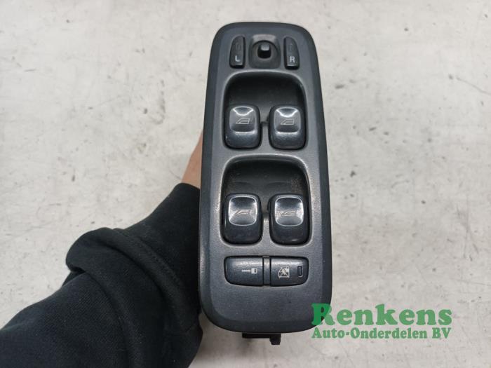 Usados Interruptor de ventanilla eléctrica Volvo XC70 (SZ) XC70 2.4 D 20V Precio € 30,00 Norma de margen ofrecido por Renkens Auto-Onderdelen B.V.