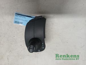 Używane Przelacznik wycieraczki Renault Modus/Grand Modus (JP) 1.2 16V Eco Cena € 35,00 Procedura marży oferowane przez Renkens Auto-Onderdelen B.V.