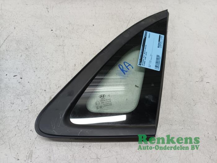 Usados Ventanilla triangular derecha detrás Hyundai Kona (OS) 1.0 T-GDI 12V Precio de solicitud ofrecido por Renkens Auto-Onderdelen B.V.