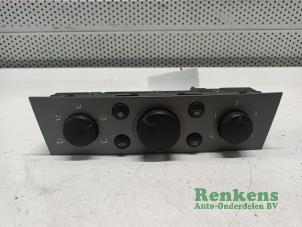 Usagé Panneau de commandes chauffage Opel Vectra C 1.8 16V Prix € 40,00 Règlement à la marge proposé par Renkens Auto-Onderdelen B.V.