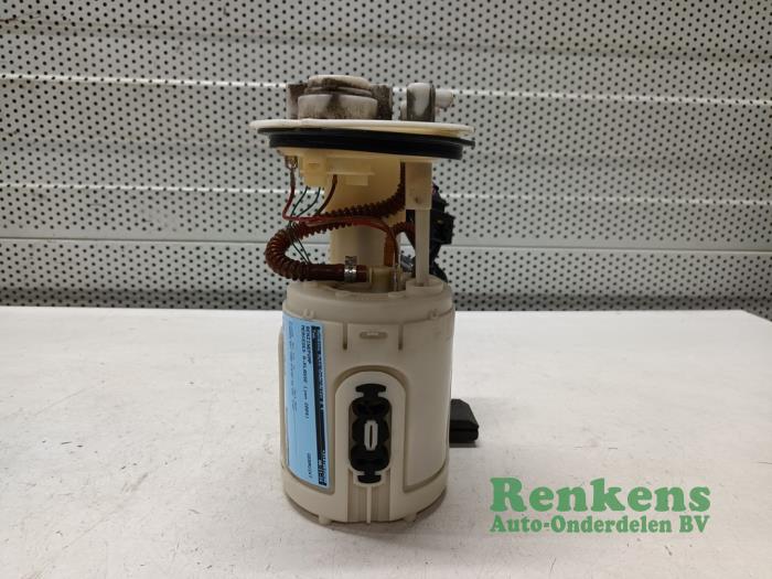 Usagé Pompe essence Mercedes A (W168) 1.6 A-160 Prix € 35,00 Règlement à la marge proposé par Renkens Auto-Onderdelen B.V.
