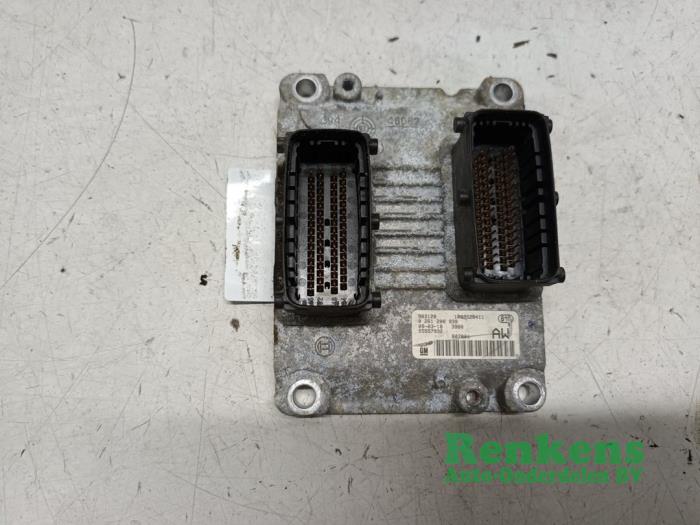 Used Engine management computer Opel Corsa D 1.0 Price € 100,00 Margin scheme offered by Renkens Auto-Onderdelen B.V.