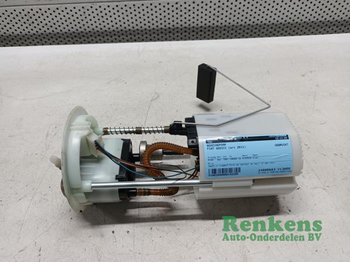 Gebrauchte Benzinpumpe Fiat Sedici (189) 1.6 16V Preis € 40,00 Margenregelung angeboten von Renkens Auto-Onderdelen B.V.
