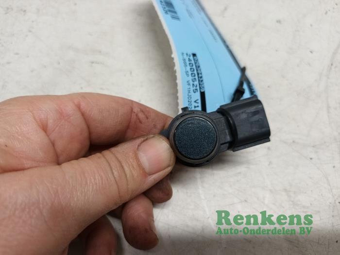 Usados Sensor PDC Dacia Duster (SR) 1.0 TCE 12V Precio € 35,00 Norma de margen ofrecido por Renkens Auto-Onderdelen B.V.