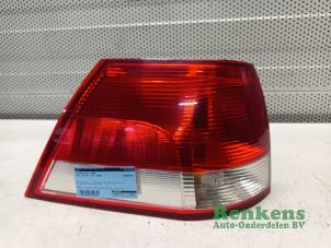 Usados Luz trasera izquierda Opel Vectra C Caravan 1.8 16V Precio € 30,00 Norma de margen ofrecido por Renkens Auto-Onderdelen B.V.