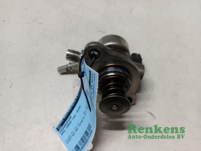 Begagnade Högtryckspump Opel Corsa E 1.0 SIDI Turbo 12V Pris på förfrågan erbjuds av Renkens Auto-Onderdelen B.V.