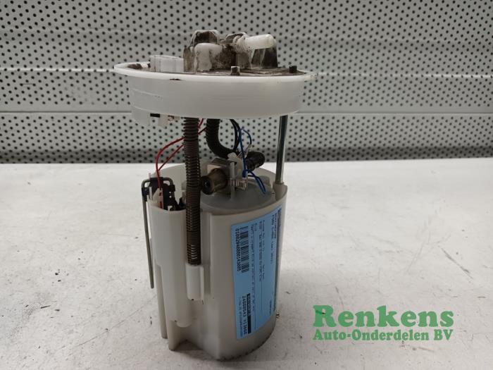 Gebrauchte Benzinpumpe Ford C-Max (DXA) 1.0 Ti-VCT EcoBoost 12V 125 Preis € 40,00 Margenregelung angeboten von Renkens Auto-Onderdelen B.V.