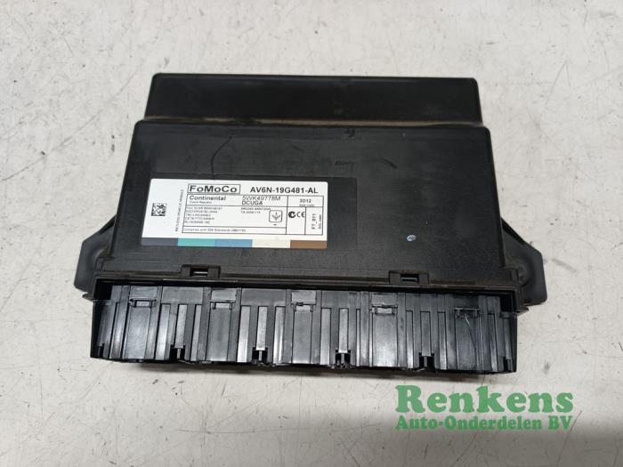 Używane Sterownik Body Control Ford C-Max (DXA) 1.0 Ti-VCT EcoBoost 12V 125 Cena € 40,00 Procedura marży oferowane przez Renkens Auto-Onderdelen B.V.