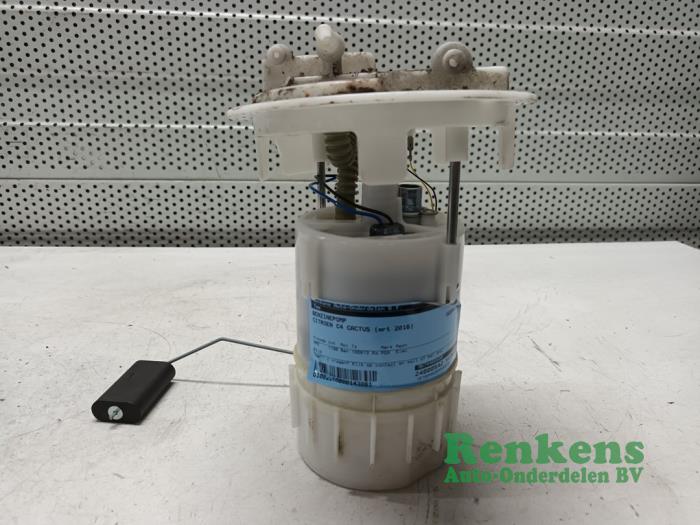 Usagé Pompe essence Citroen C4 Cactus (0B/0P) 1.2 PureTech 82 12V Prix € 40,00 Règlement à la marge proposé par Renkens Auto-Onderdelen B.V.