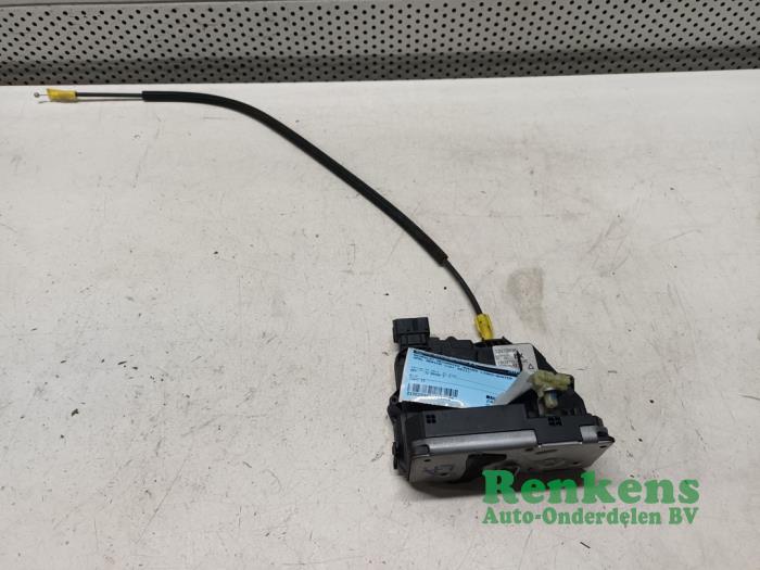 Serrure portière mécanique 4portes arrière gauche d'un Opel Meriva 1.4 Turbo 16V ecoFLEX 2011