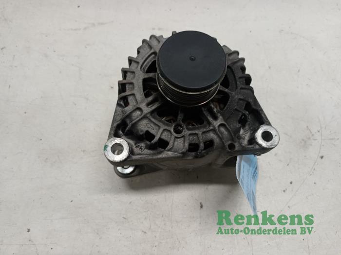 Usagé Dynamo Peugeot 2008 (CU) 1.2 12V e-THP PureTech 110 Prix € 35,00 Règlement à la marge proposé par Renkens Auto-Onderdelen B.V.