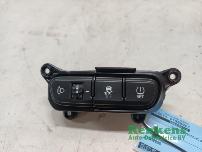 Używane Przelacznik ESP Kia Picanto (JA) 1.0 12V Cena € 30,00 Procedura marży oferowane przez Renkens Auto-Onderdelen B.V.