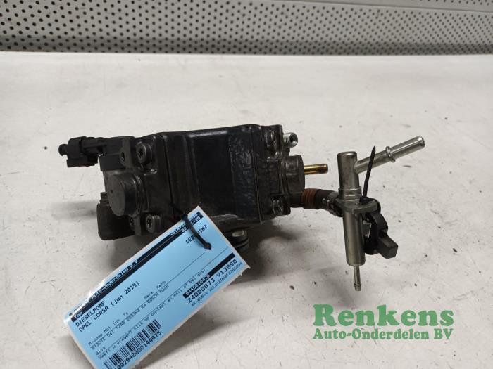Begagnade Dieselpump Opel Corsa E 1.3 CDTi 16V ecoFLEX Pris på förfrågan erbjuds av Renkens Auto-Onderdelen B.V.