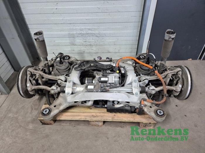 Begagnade Underram Landrover Range Rover Sport (L1) 3.0 V6 P460e Pris på förfrågan erbjuds av Renkens Auto-Onderdelen B.V.