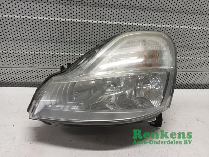 Używane Reflektor lewy Renault Modus/Grand Modus (JP) 1.2 16V TCE 100 Cena € 75,00 Procedura marży oferowane przez Renkens Auto-Onderdelen B.V.