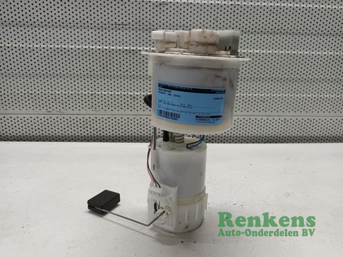 Gebrauchte Benzinpumpe Peugeot 108 1.0 12V Preis € 40,00 Margenregelung angeboten von Renkens Auto-Onderdelen B.V.